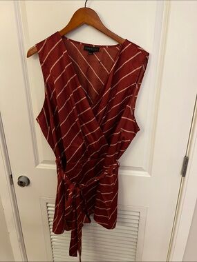 Lane Bryant Burgundy Sleeveless Twist-Detail Top with Rope Print